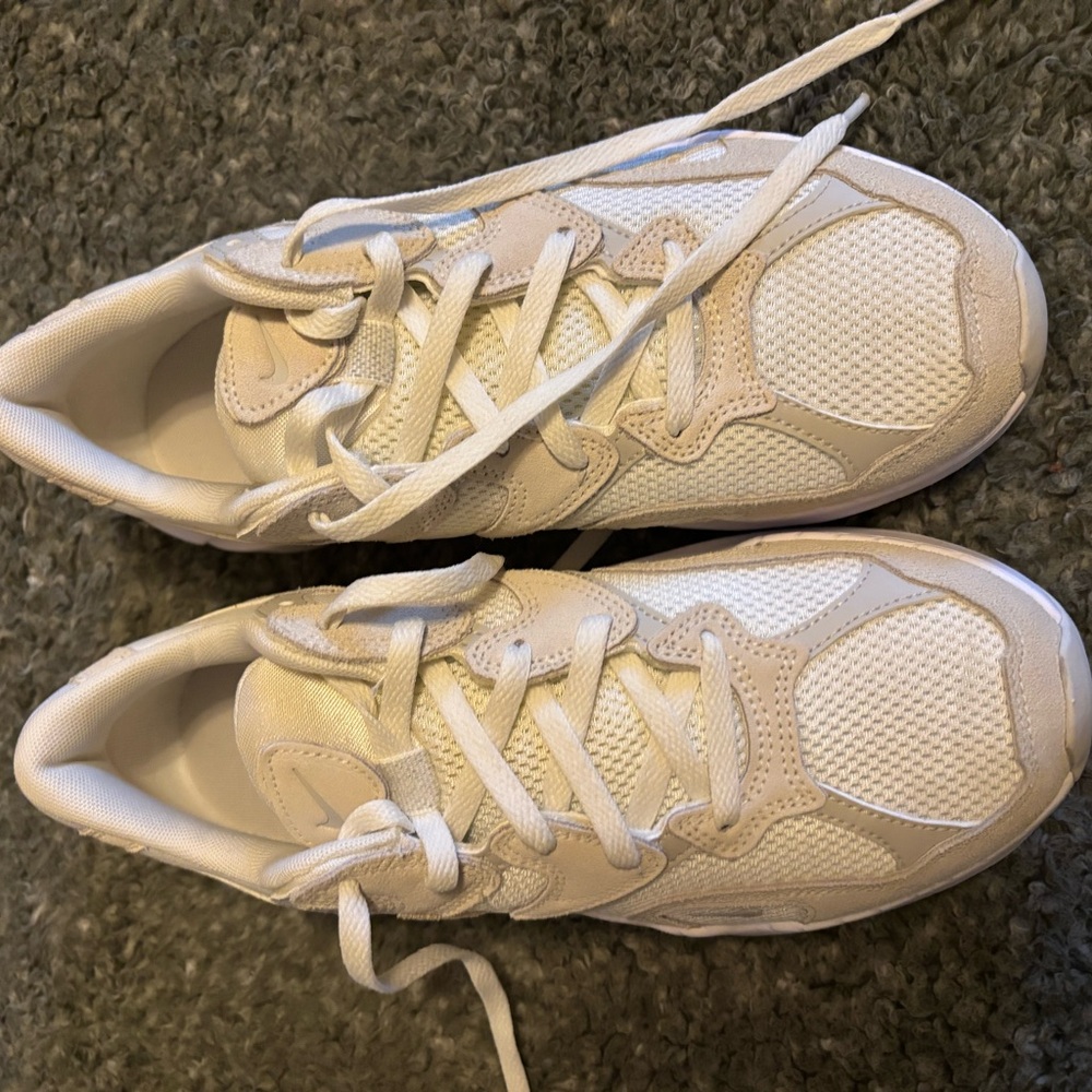 Women’s Nike AL8 Sneaker- Great Condition!